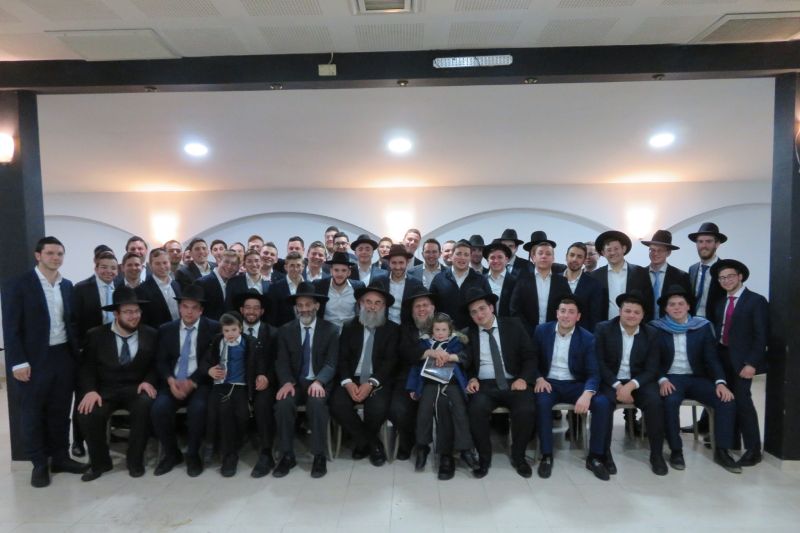 Shabbos with Rebbeim Img