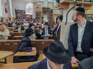 Flatbush Kinyan Masechta Chabura Visit The Rosh Yeshiva and Mashgiach of Yeshivas Mir Yerushalayim