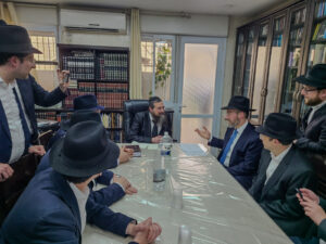 Flatbush Kinyan Masechta Chabura Visit The Rosh Yeshiva and Mashgiach of Yeshivas Mir Yerushalayim