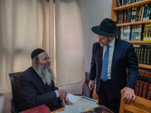 Flatbush Kinyan Masechta Chabura Visit The Rosh Yeshiva and Mashgiach of Yeshivas Mir Yerushalayim